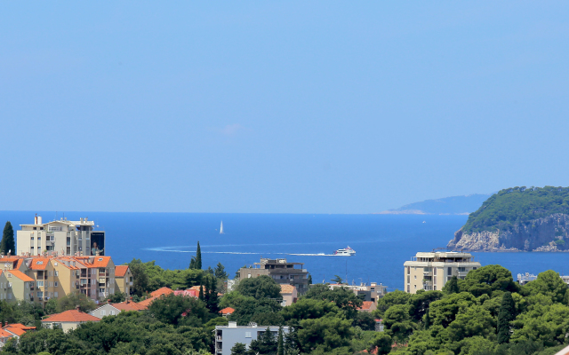 Abelia Apartments