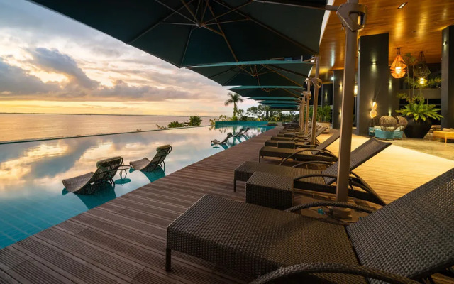 Курортный отель The Reef Island Resort Mactan Cebu