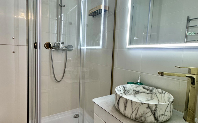 Uyutnaya Studiya U Metro Kotelniki Apartment