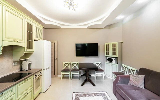 U Morya S Basseinom V Zhk Solnechny Apartments