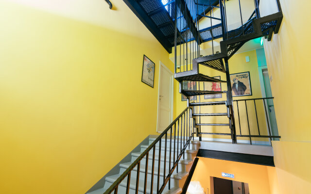 Gibrid Buk Boks Mini-hotel