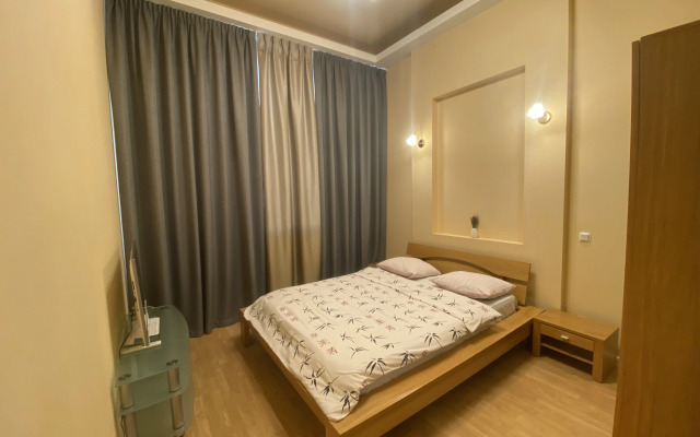 Апартаменты Двухкомнатные на набережной реки Мойки