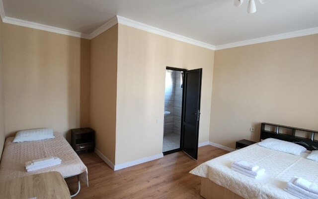 Liana Guesthouse