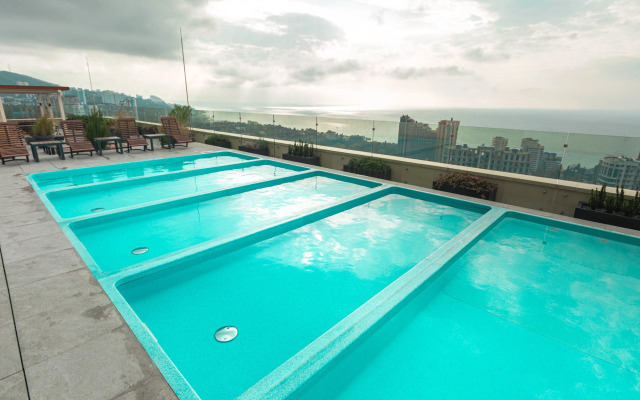 Na Deputatskoy 10b/1 Flat