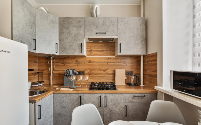 FullHouseApart dvukhkomnatnye apartamenty s balkonom i detskoy krovatkoy Apartments