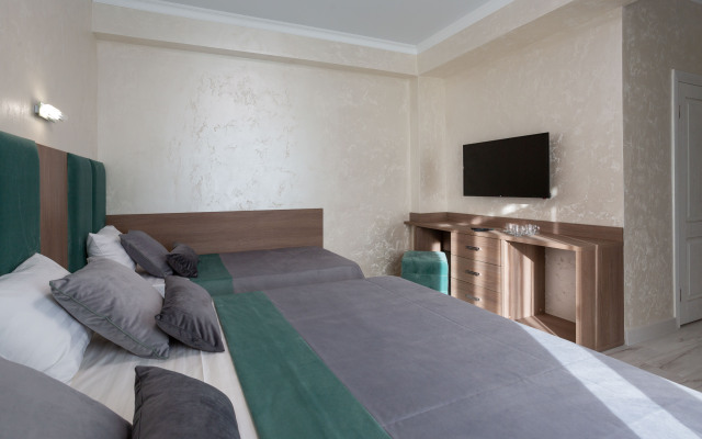 Amra Hotel