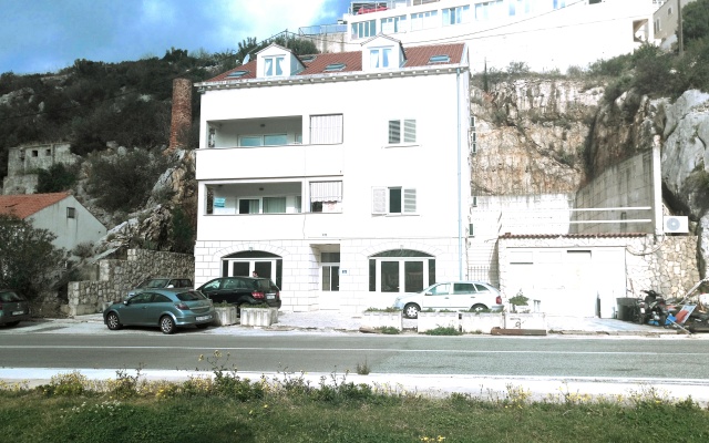 Kiara Room Apartments