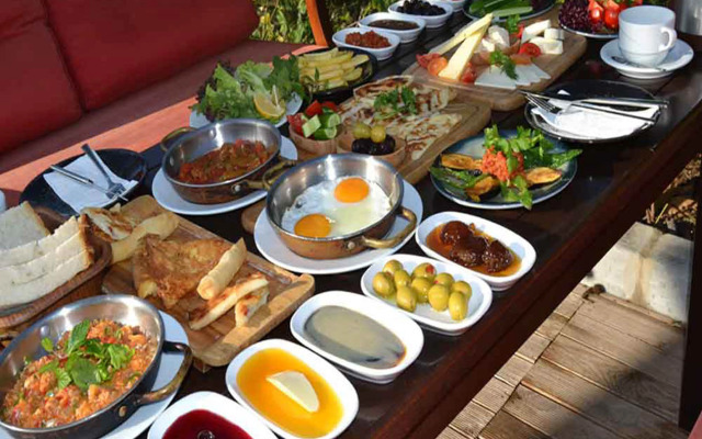 Cunda Özerbey Konaği - +13 Adults Only