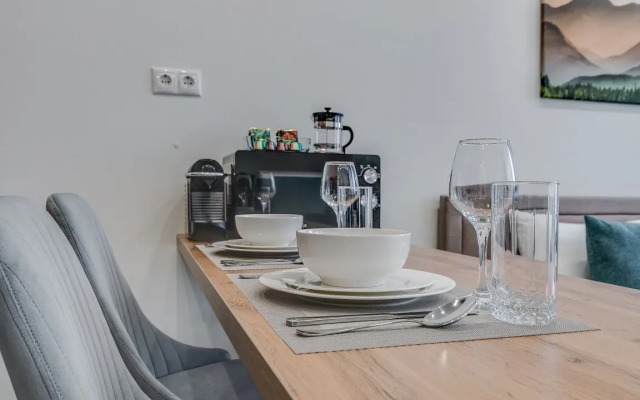 Apartamenty Predstavitel'skij Lyuks s Balkonom i Krasivym Vidom Business Apartments
