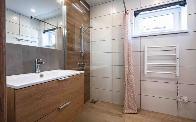 Abrikosovaya 688 Private house