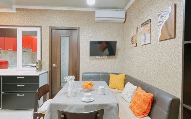 Na Tsvetochnoy 44/3 Apartments