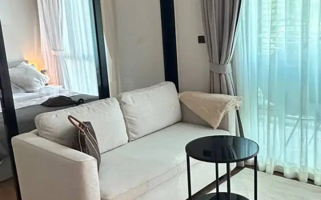 Halo 1 The Title by Chiwa Phuket Apartments
