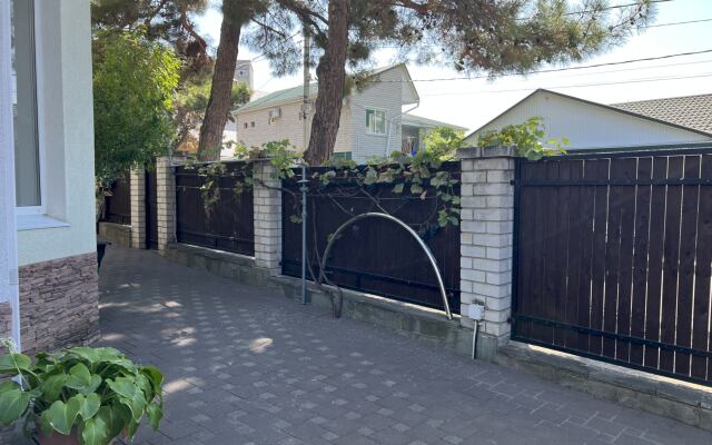 141 Na Ulyyanovskoy 41 Flat