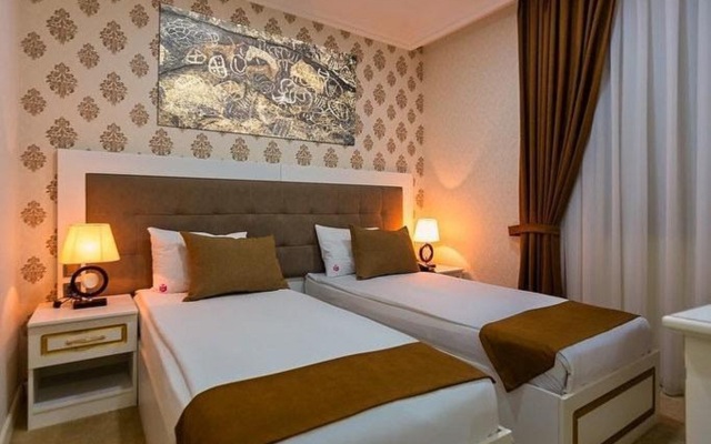 Maris Baku Hotel