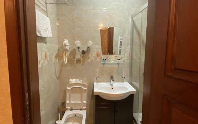 Nuray Hotel