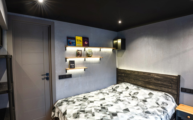 V Klubnom Komplekse s Basseynom Flat