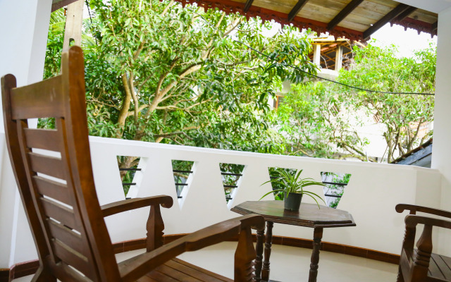 Eden Hikkaduwa Villa