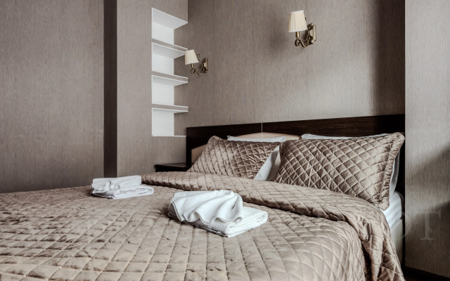Oplot - Semejnye s odnoj spal'nej i balkonom 3 Apartments