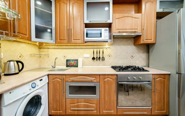 Na Romanovskoj Slobode 12 Apartments