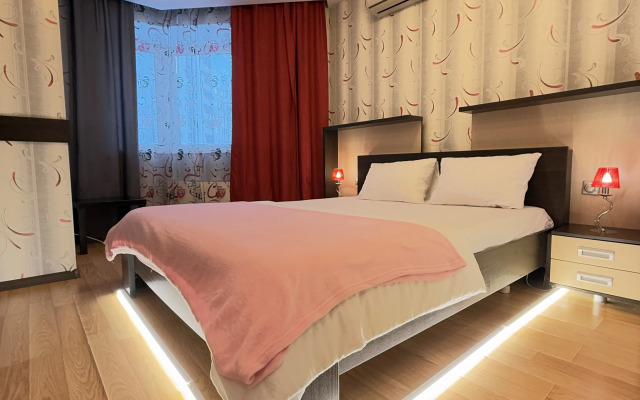 Tut Khorosho Na Surikova 53a 2 Flat