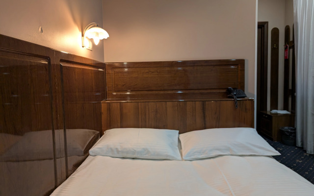 Viktoriya Hotel