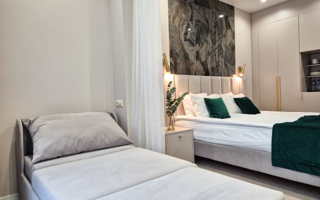 Апартаменты с Бассейном на Троих