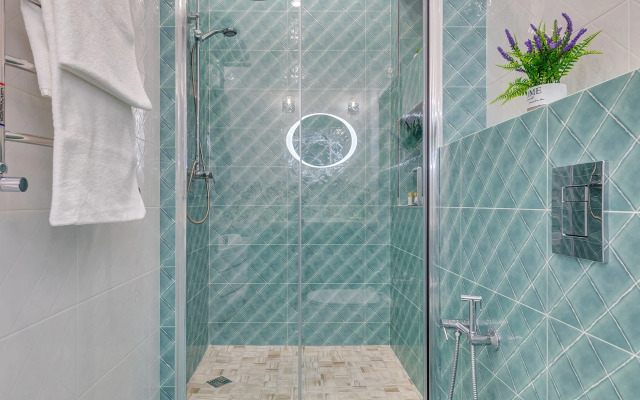 Апартаменты Люкс с большой ванной и видом на горы Sea Breeze & SPA