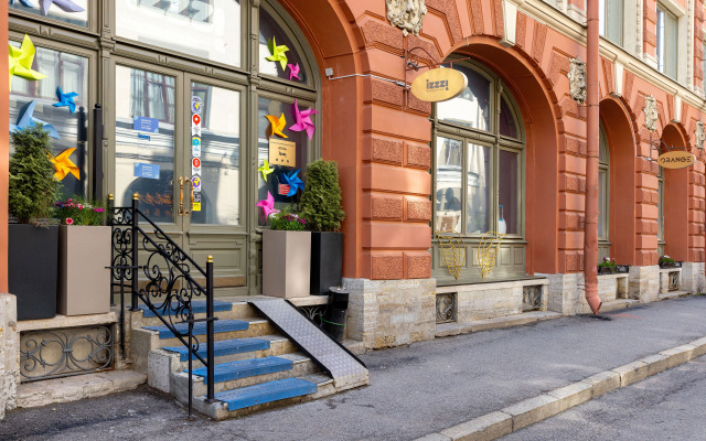 izzzi 3* Na Bankovskom Apart-Otel
