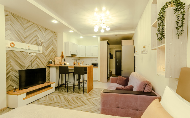 Lalapart Aristocrat s Rabochim Stolom v ZhK Savelovskij Siti Apartments