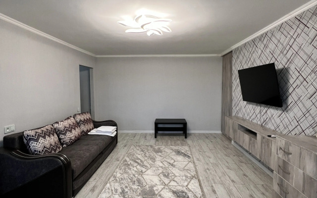 Nazarbaeva 31 Shikarnoie Zhilie Flat