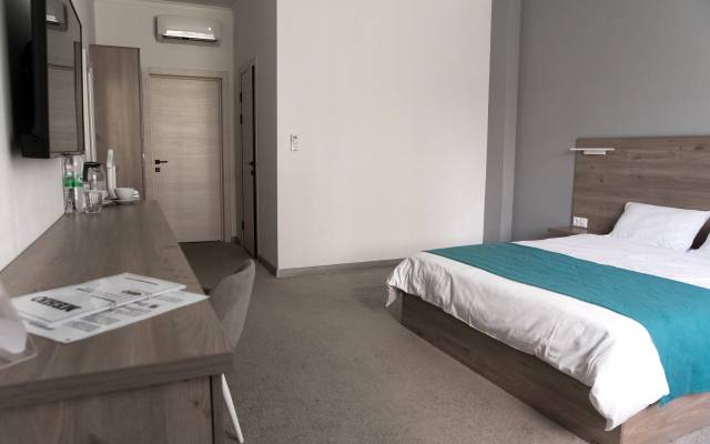 Eleon Hotel