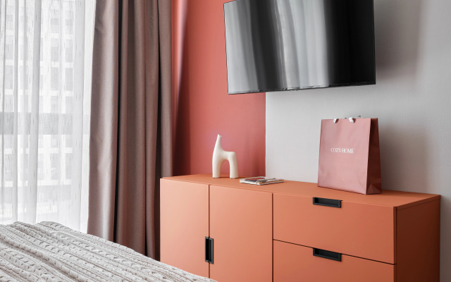 Tot samyiy dom s zolotoy arkoy Flat
