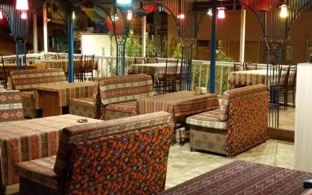 Mustafa Hotel