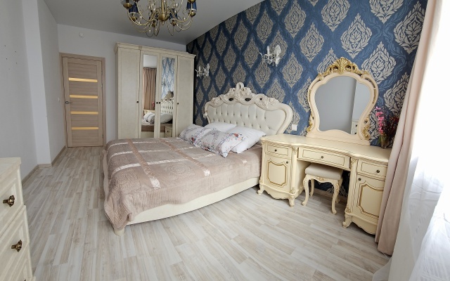 Квартира на Хрустальногорской 93