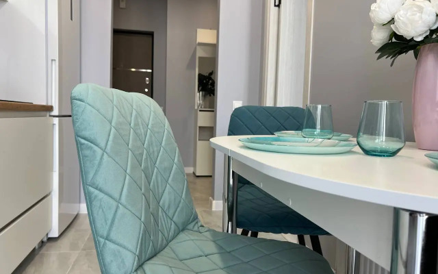 Trekhmestnye s Vidom na Reku Flat