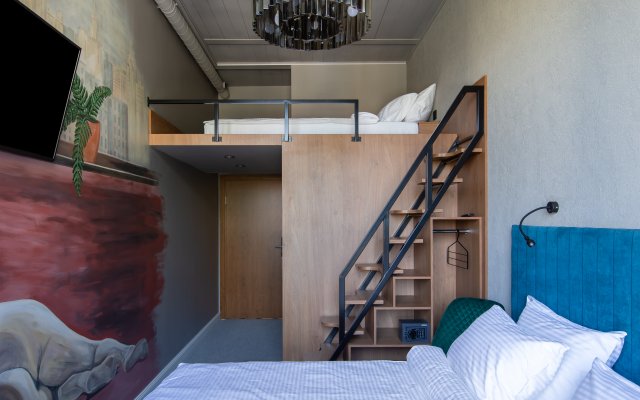 Q-Block Capsule Hotel