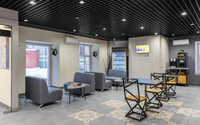Hotel Station L1