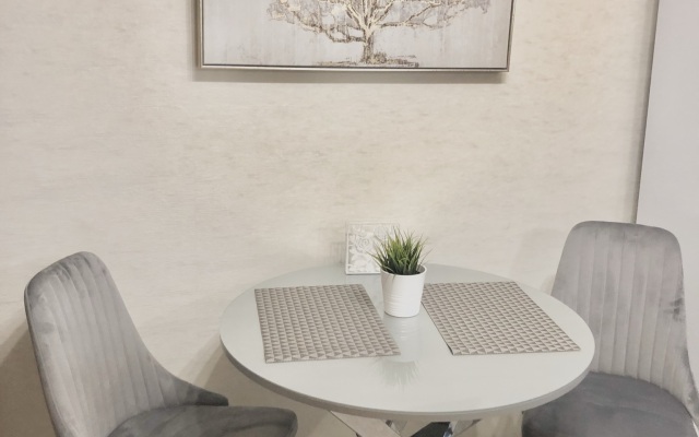 V Tsentre Minska Na Prospekte Nezavisimosti 13 Apartments