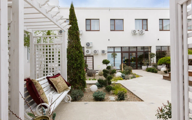 Edelon Resort