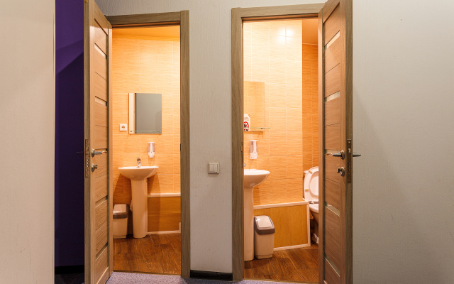 Dva Medvedya Hostel
