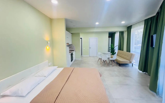 Studiya S Balkonom I Basseynom Na Territorii Apartments