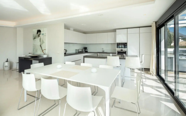 All About Villa Breeze