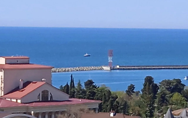 Prostornaya V 300 Metrakh Do Naberezhnoy Flat