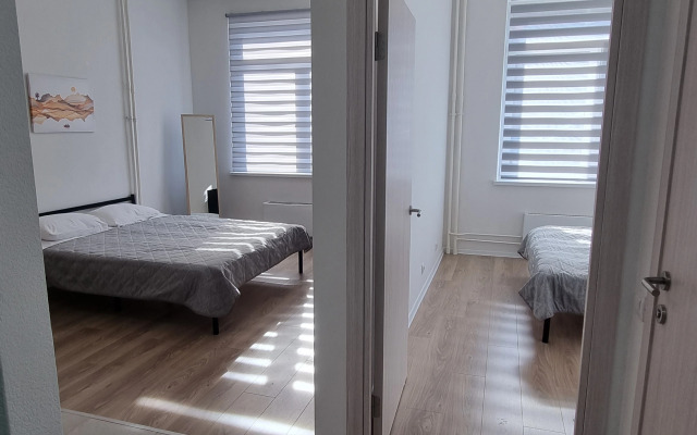 Na pereulke polimerniy Flat