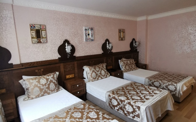 Perapolis Hotel