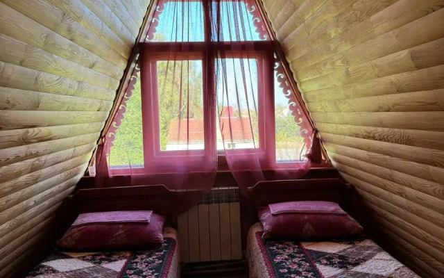 S Banej U Zvonnitsyi Monastyirya Privat House