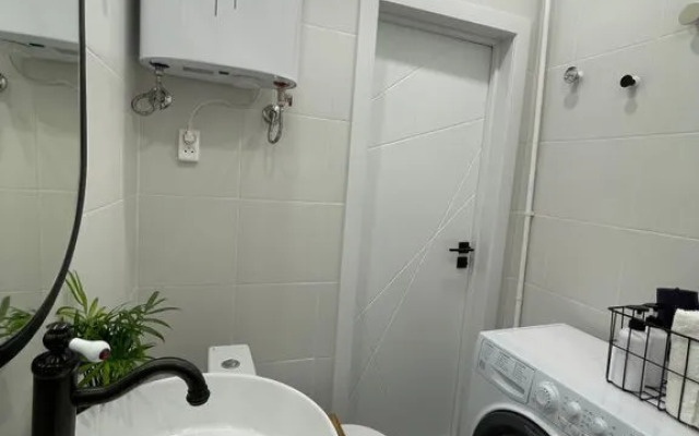 Na Ul. Mukhina 1 Flat
