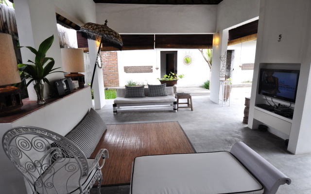 Вилла Authentic 2BR in Seminyak