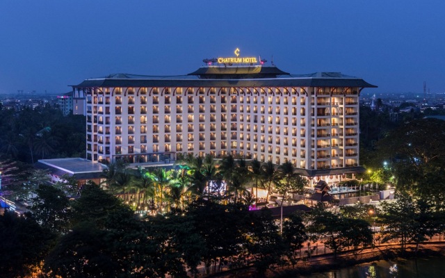 Chatrium Hotel Royal Lake Yangon