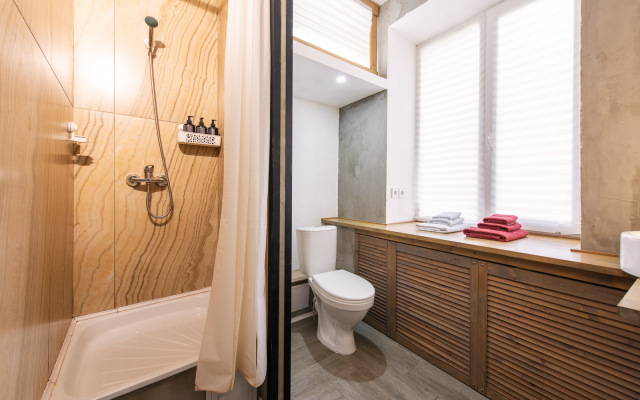 Flat s Parkovkoy i Otdelnym Vkhodom